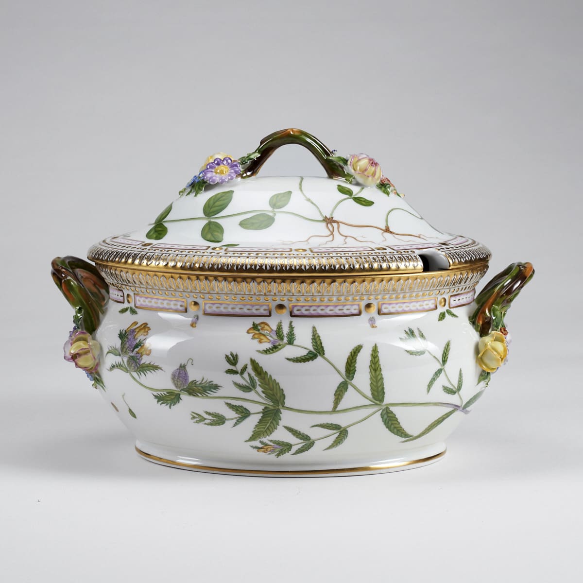 flora-danica-soup-tureen